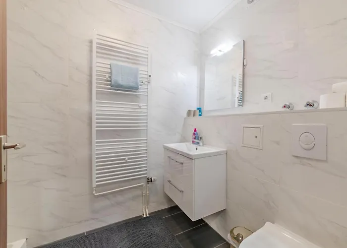 Apartamento Schoene, Moeblierte Mit Balkon Und Tiefgarage *