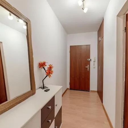 Schoene, Moeblierte Mit Balkon Und Tiefgarage *