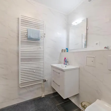 Апартаменты Schoene, Moeblierte Mit Balkon Und Tiefgarage *