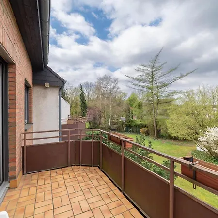 Schoene, Moeblierte Mit Balkon Und Tiefgarage Apartman